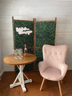 Folding Green Boxwood Backdrop